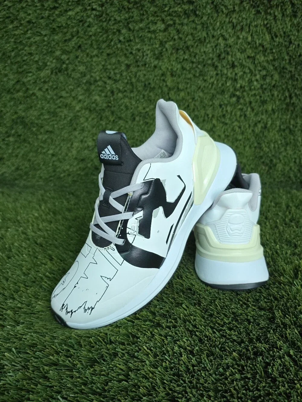 ADIDAS Star Wars Stormtrooper RapidaRun